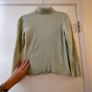 EUC JH COLLECTIBLES TURTLENECK LONG SLEEVE SWEATER